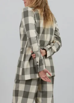 Blazer M. Store Tern