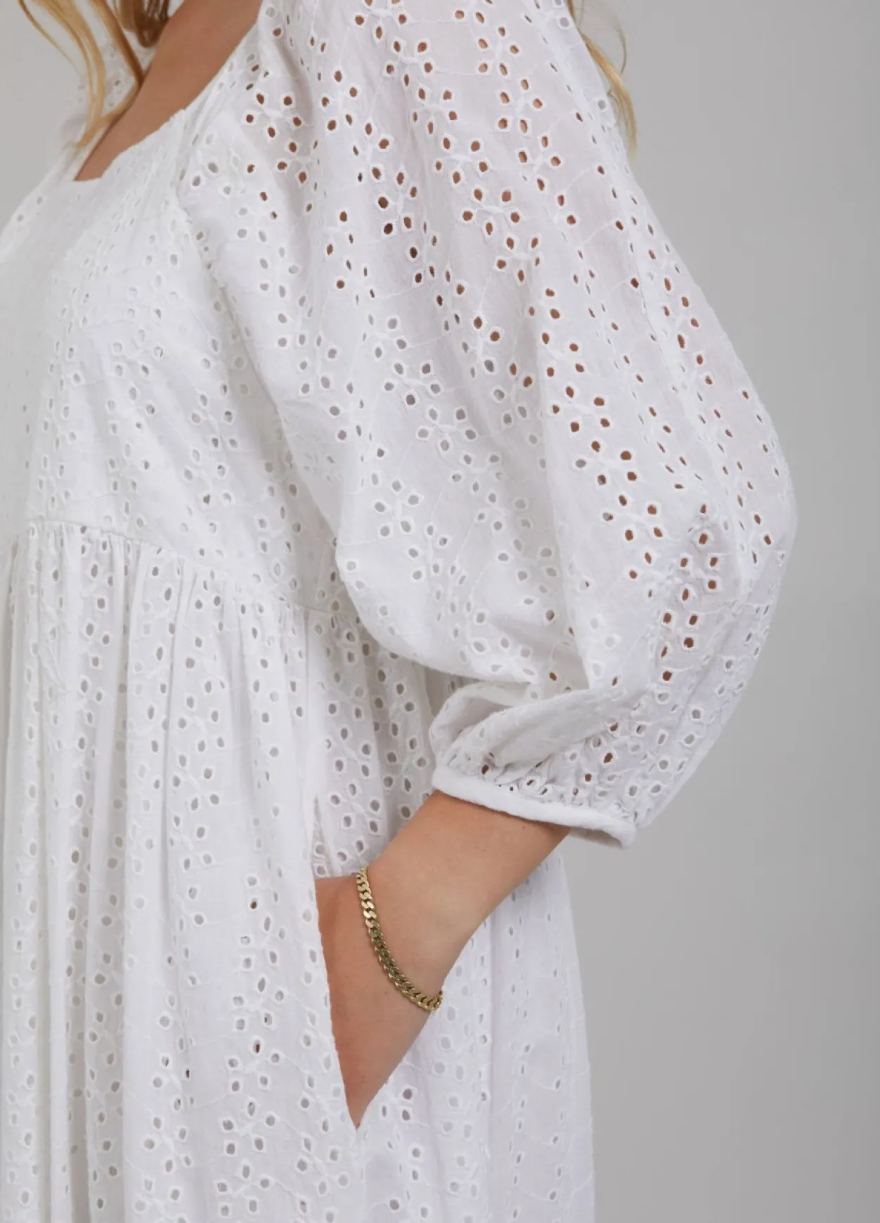 Cc Heart Nora Kjole M. Broderie Anglaise